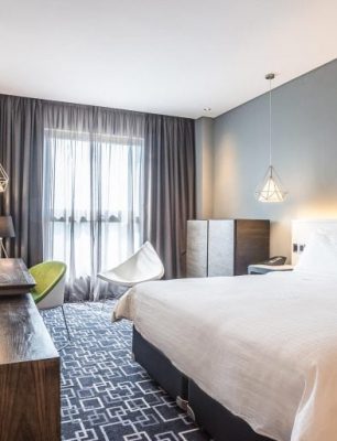 one-bedroom-corner-studio-suite-07-683x512